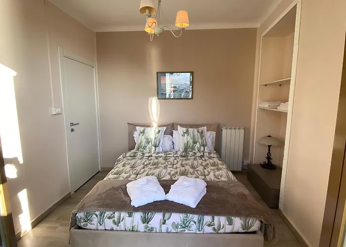 L'eternita' E' Il Mare Mischiato Col Sole Rimbaud Apartmán